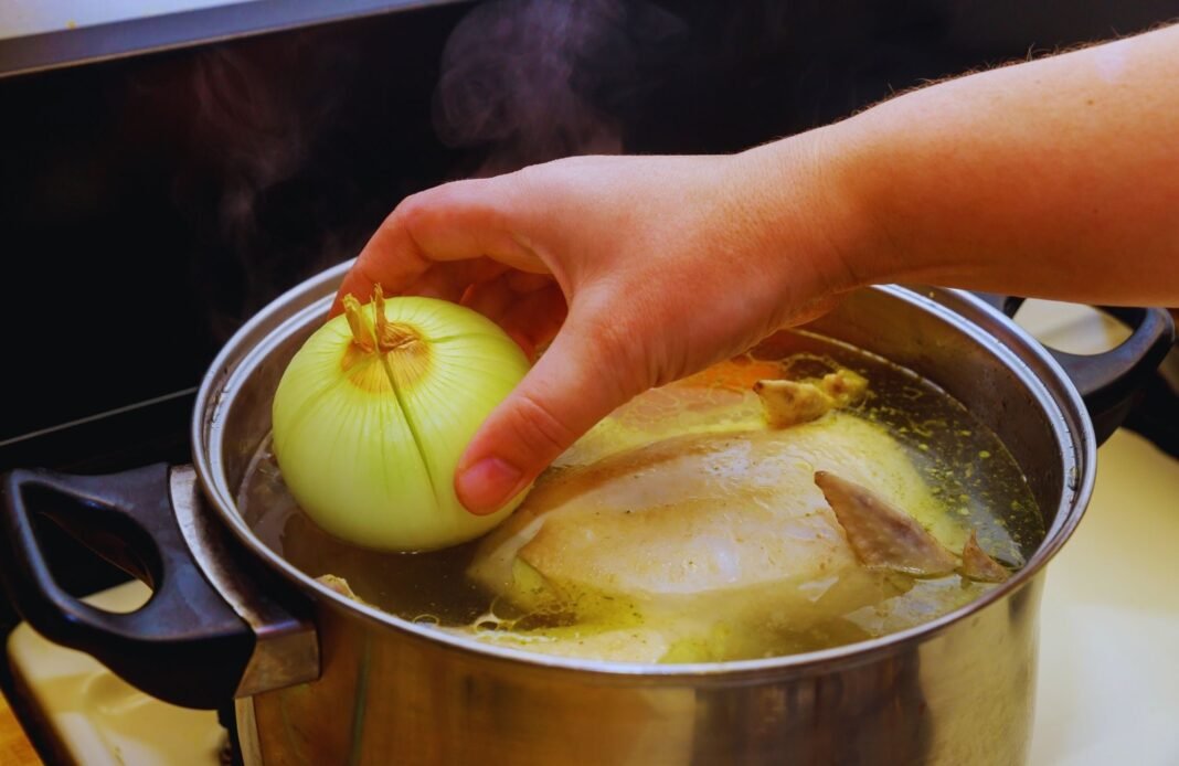 Benefits of Boiled onion water Benefits of Boiled onion water